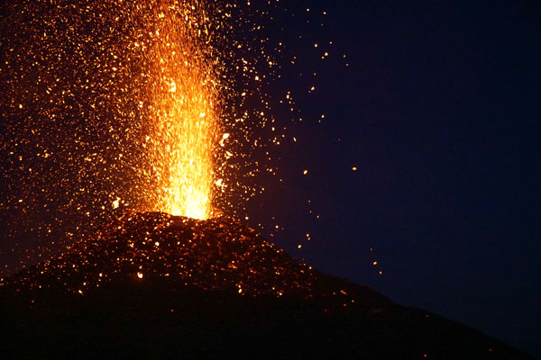 Etna Stromboli eruption safe